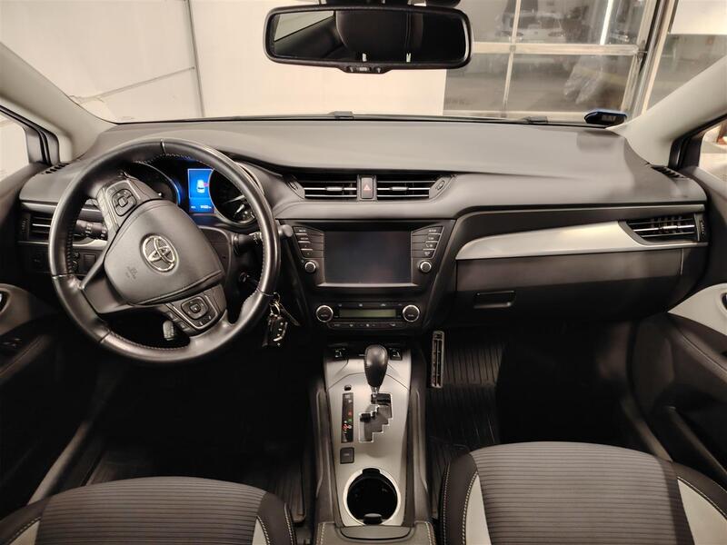 Toyota Avensis vaihtoauto