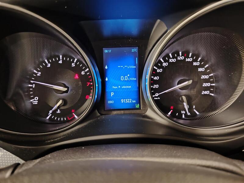 Toyota Avensis vaihtoauto