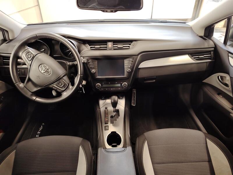 Toyota Avensis vaihtoauto