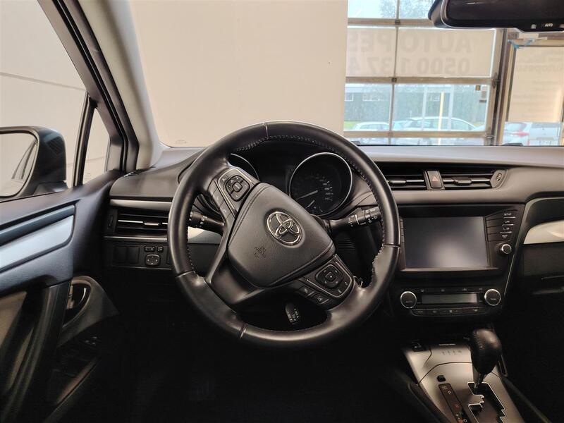 Toyota Avensis vaihtoauto