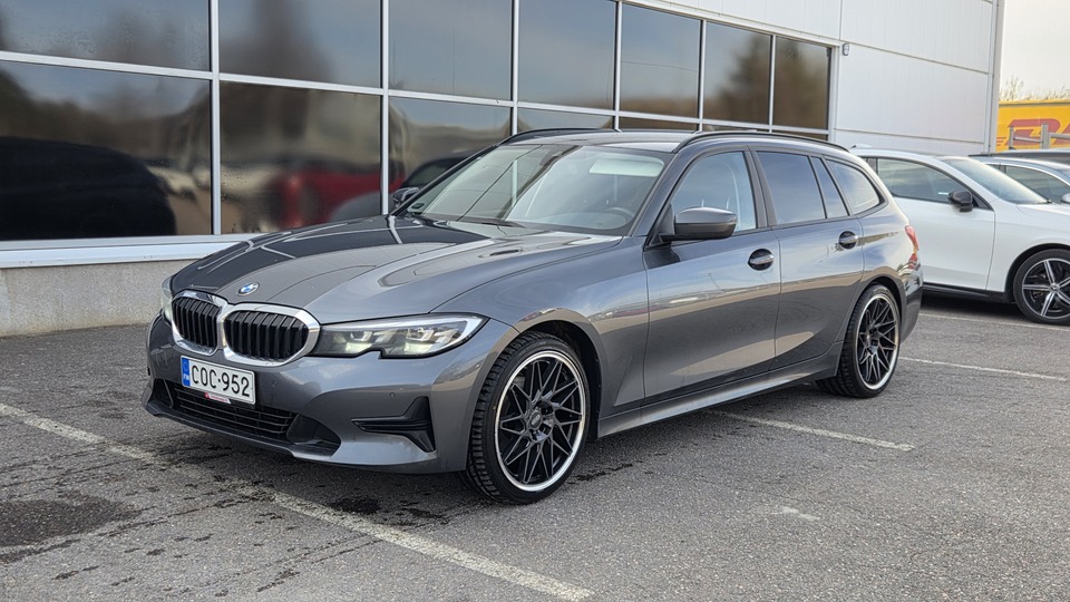 BMW 320 vaihtoauto