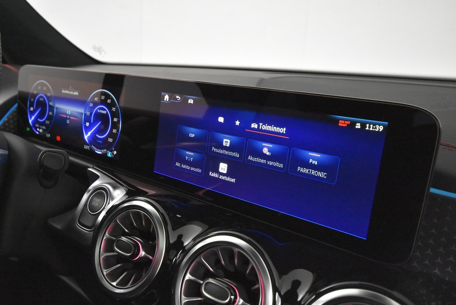 Mercedes-Benz EQB vaihtoauto