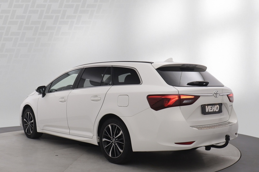 Toyota Avensis vaihtoauto