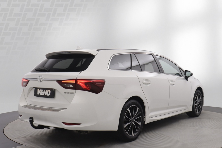 Toyota Avensis vaihtoauto