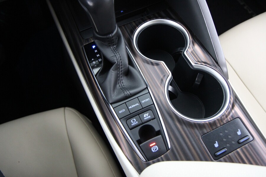 Toyota Camry vaihtoauto