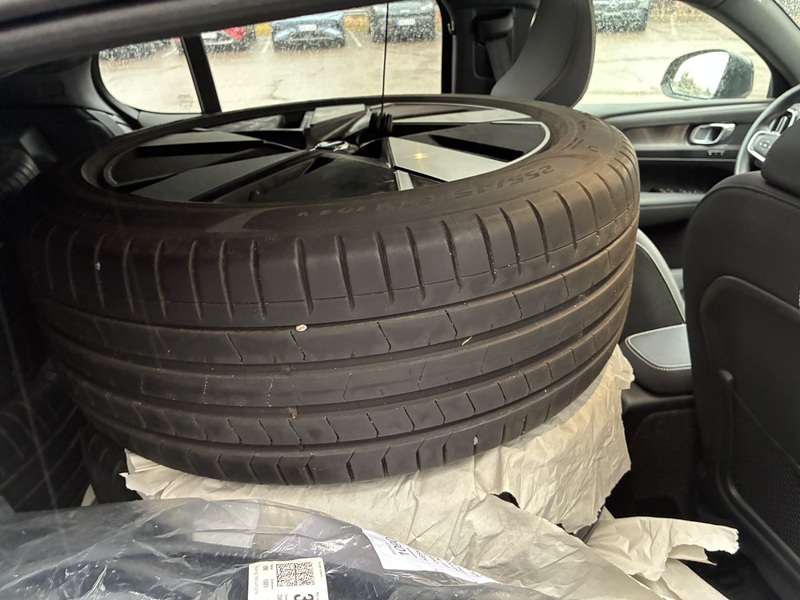 Volvo EC40 vaihtoauto