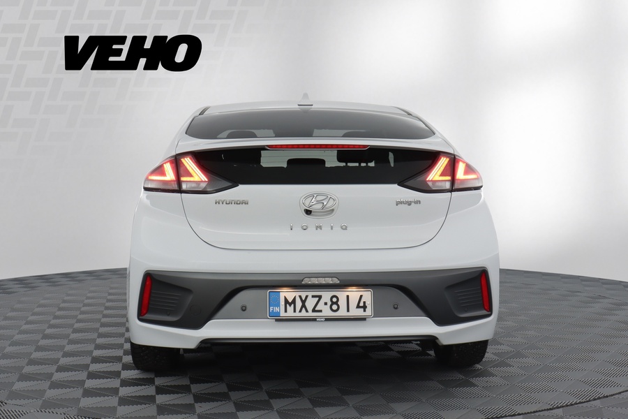 Hyundai IONIQ plug-in vaihtoauto
