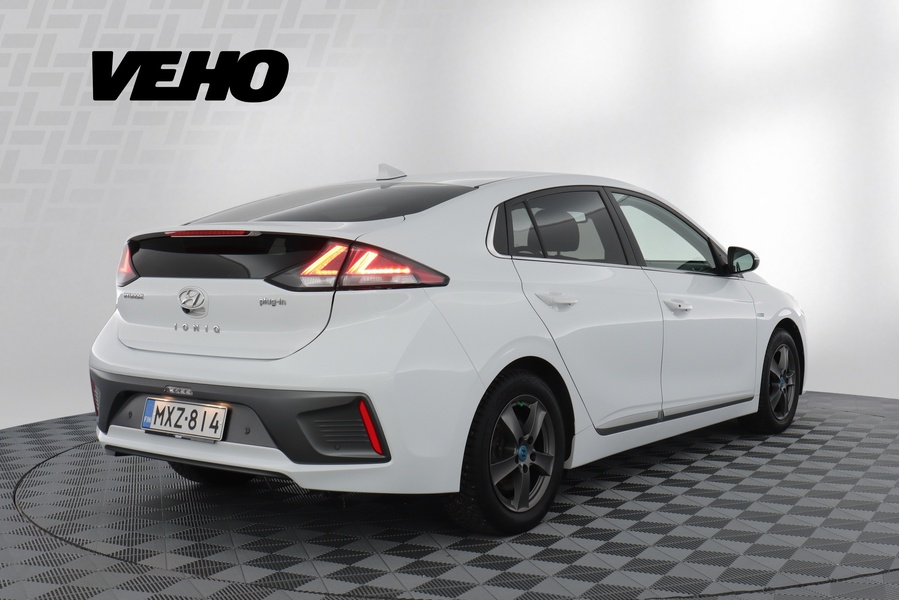 Hyundai IONIQ plug-in vaihtoauto