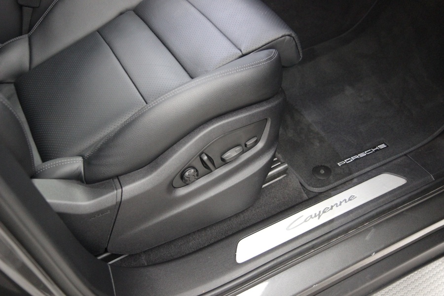 Porsche Cayenne vaihtoauto