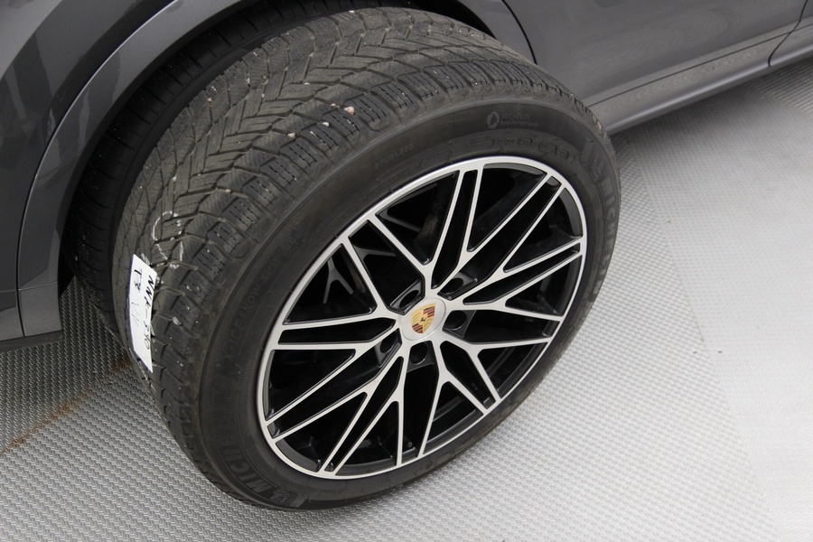 Porsche Cayenne vaihtoauto