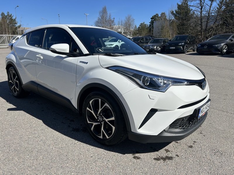 Toyota C-HR vaihtoauto