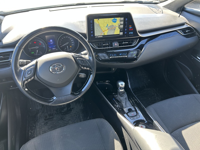Toyota C-HR vaihtoauto