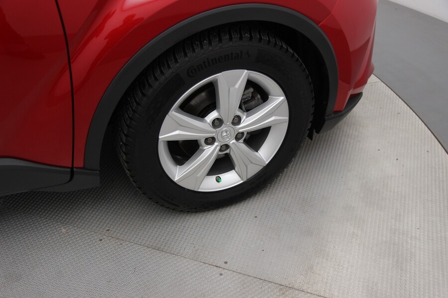 Toyota C-HR vaihtoauto