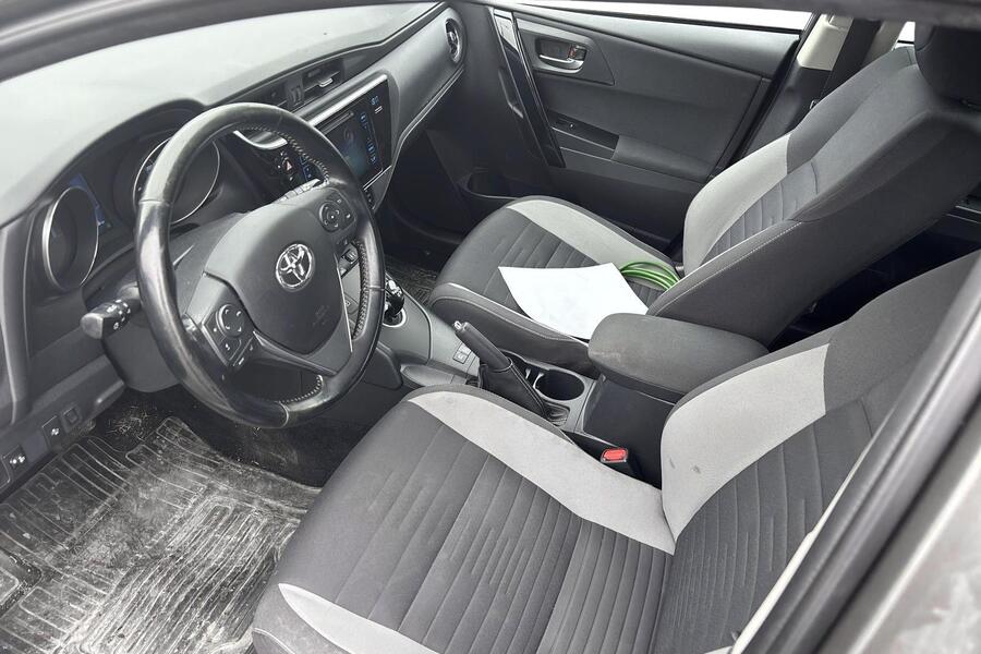 Toyota Auris vaihtoauto