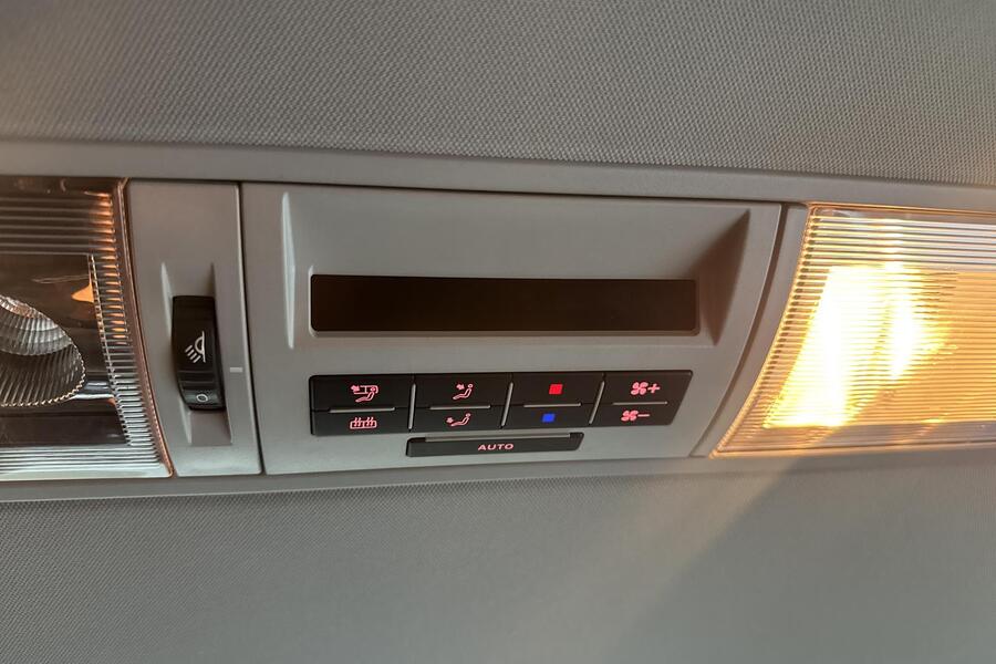 Volkswagen Caravelle vaihtoauto