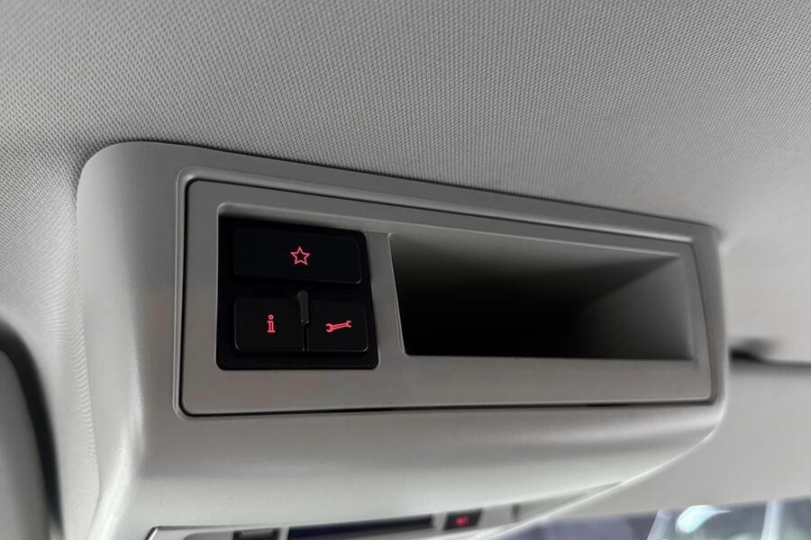 Volkswagen Caravelle vaihtoauto