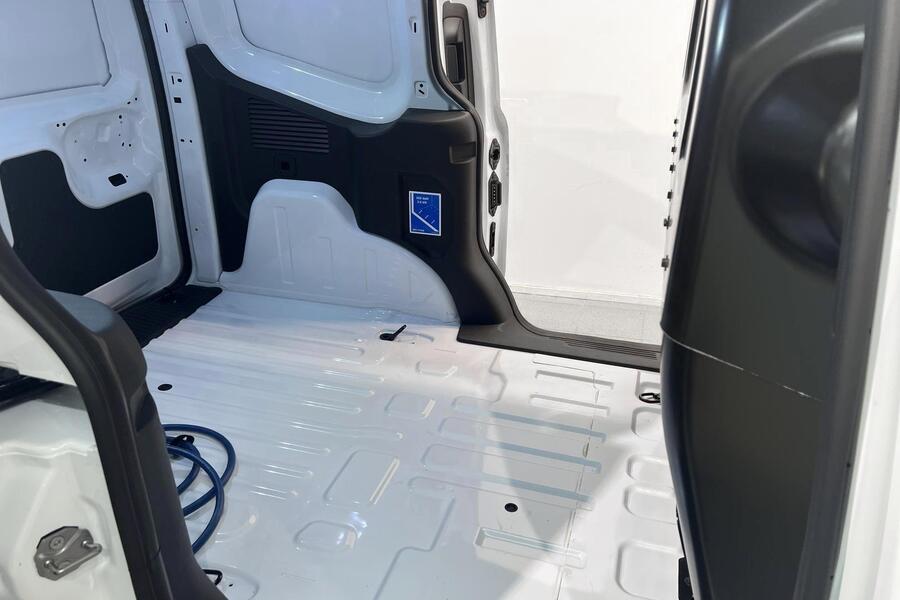 Ford Transit Courier vaihtoauto