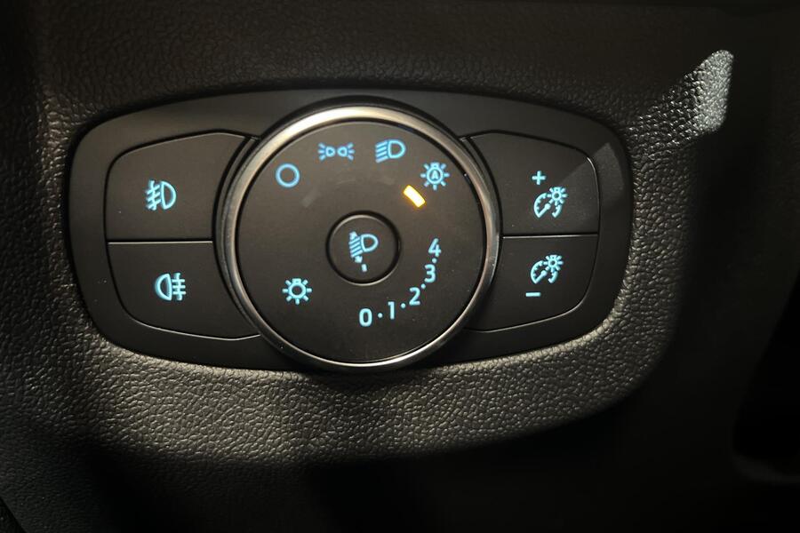 Ford Transit Courier vaihtoauto