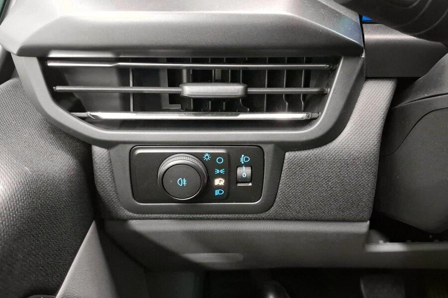 Ford Tourneo Custom vaihtoauto