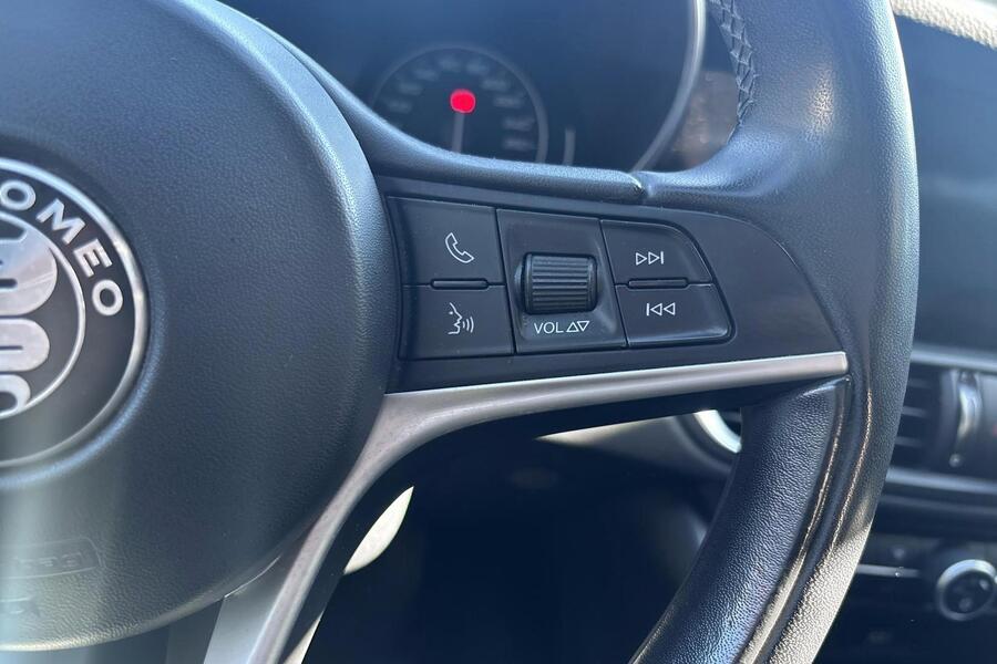 Alfa Romeo Giulia vaihtoauto