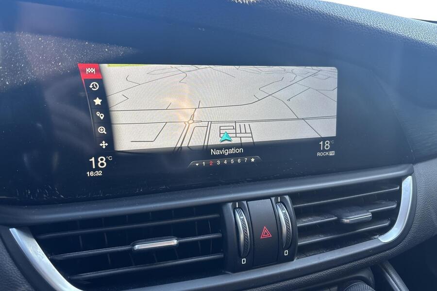 Alfa Romeo Giulia vaihtoauto