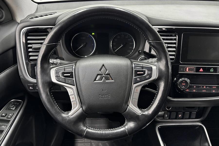 Mitsubishi Outlander PHEV vaihtoauto