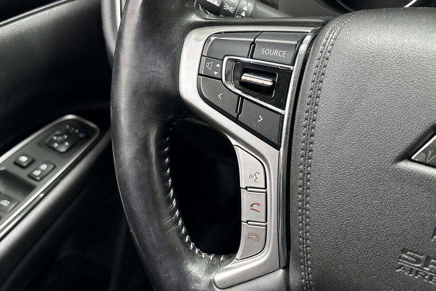 Mitsubishi Outlander PHEV vaihtoauto