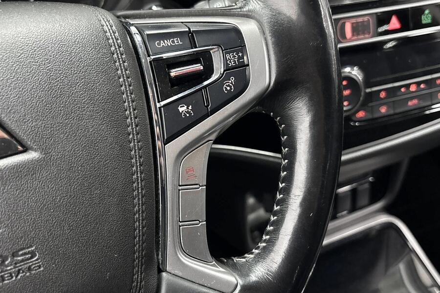 Mitsubishi Outlander PHEV vaihtoauto