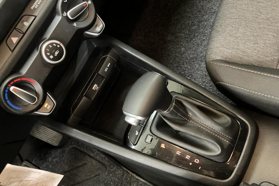 Kia Stonic vaihtoauto