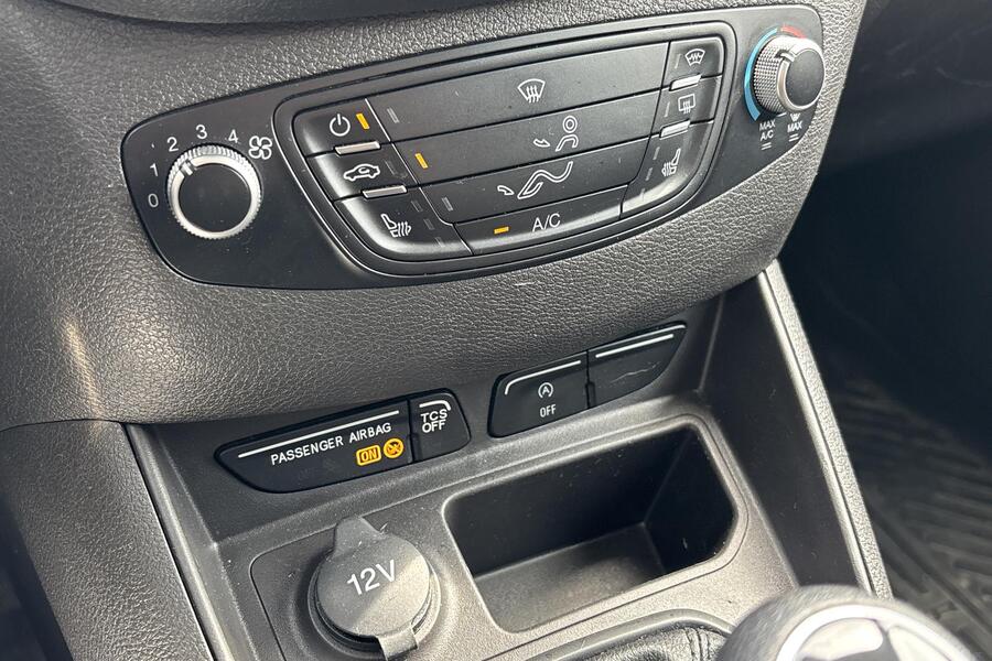 Ford Transit Courier vaihtoauto
