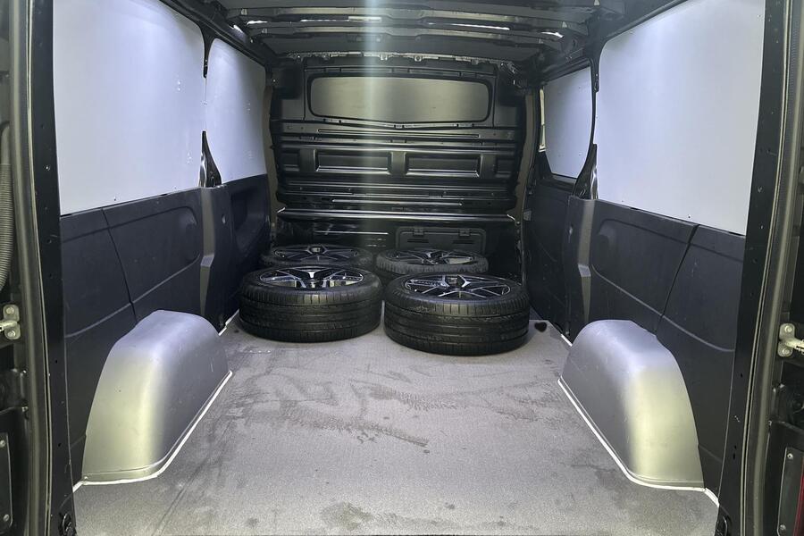 Nissan Primastar vaihtoauto