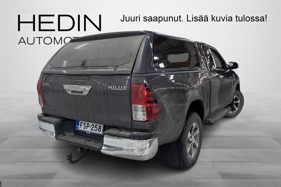 Toyota Hilux vaihtoauto