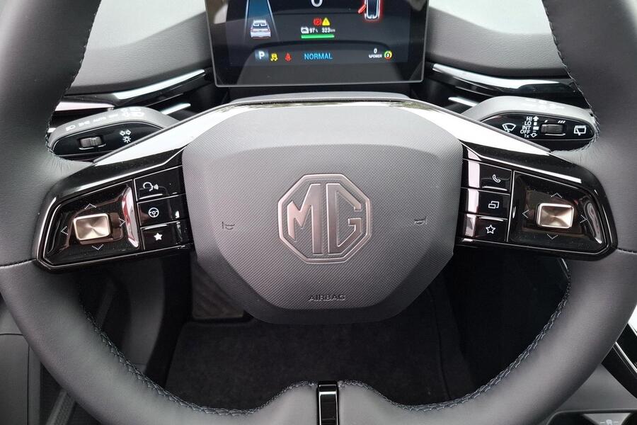 MG MG4 vaihtoauto