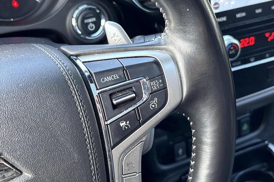 Mitsubishi Outlander PHEV vaihtoauto