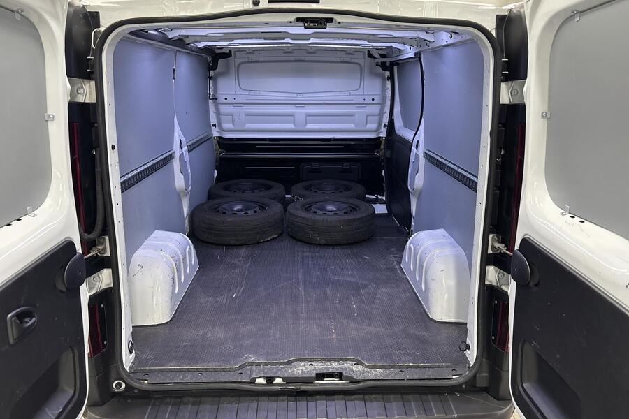 Nissan Primastar vaihtoauto