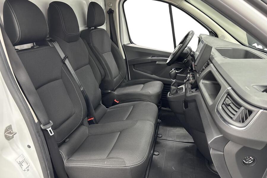 Nissan Primastar vaihtoauto