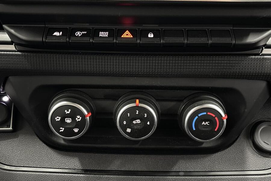 Nissan Primastar vaihtoauto