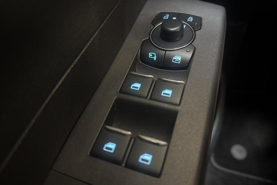 Ford Tourneo Courier vaihtoauto