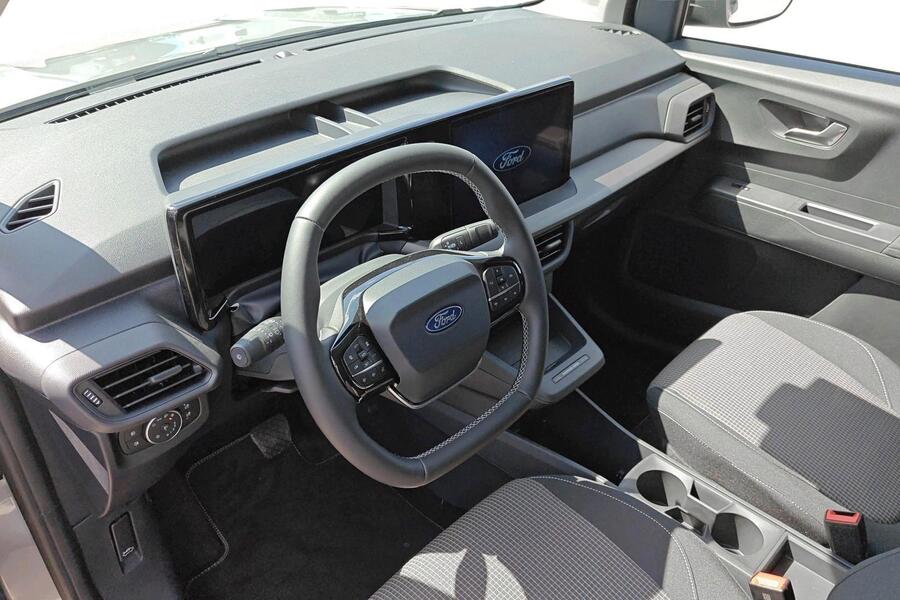 Ford Tourneo Courier vaihtoauto