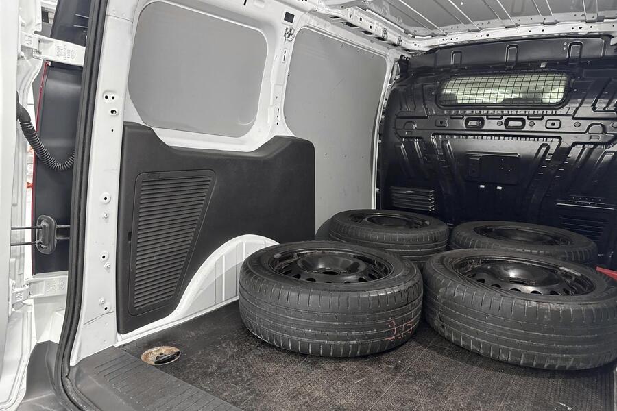 Ford Transit Connect vaihtoauto