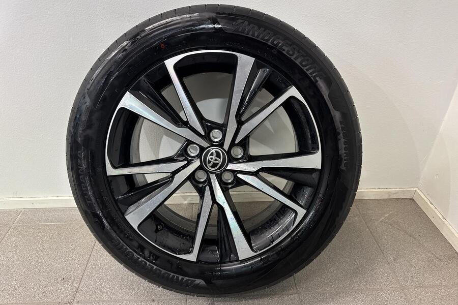 Toyota C-HR vaihtoauto