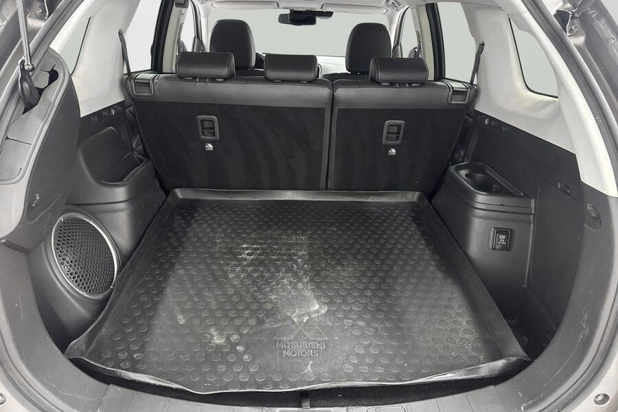 Mitsubishi Outlander PHEV vaihtoauto