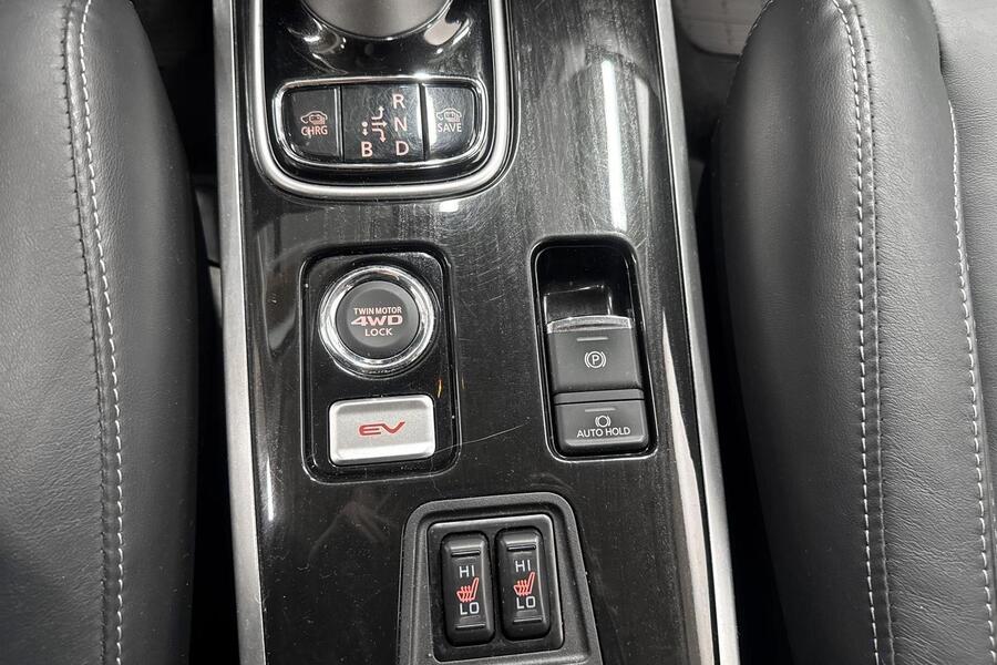 Mitsubishi Outlander PHEV vaihtoauto