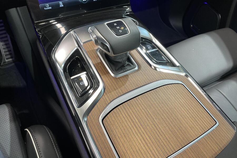 Hongqi E-HS9 vaihtoauto