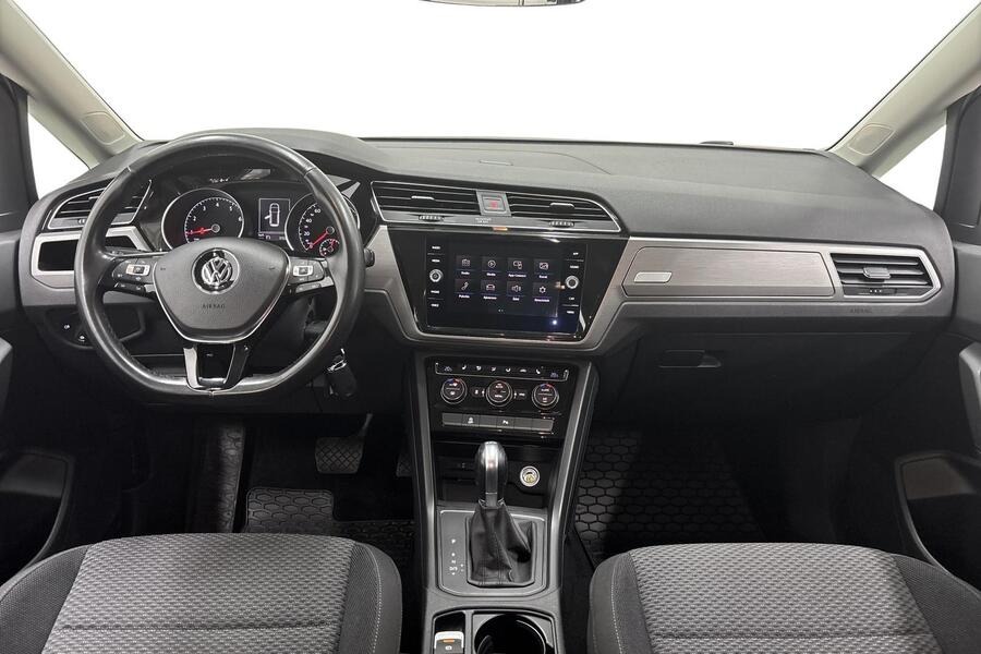 Volkswagen Touran vaihtoauto