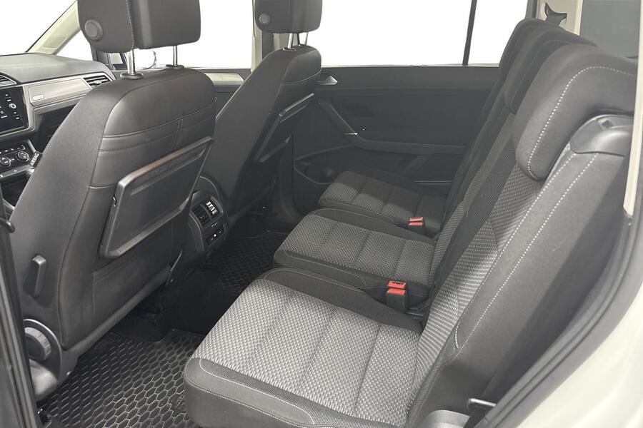 Volkswagen Touran vaihtoauto