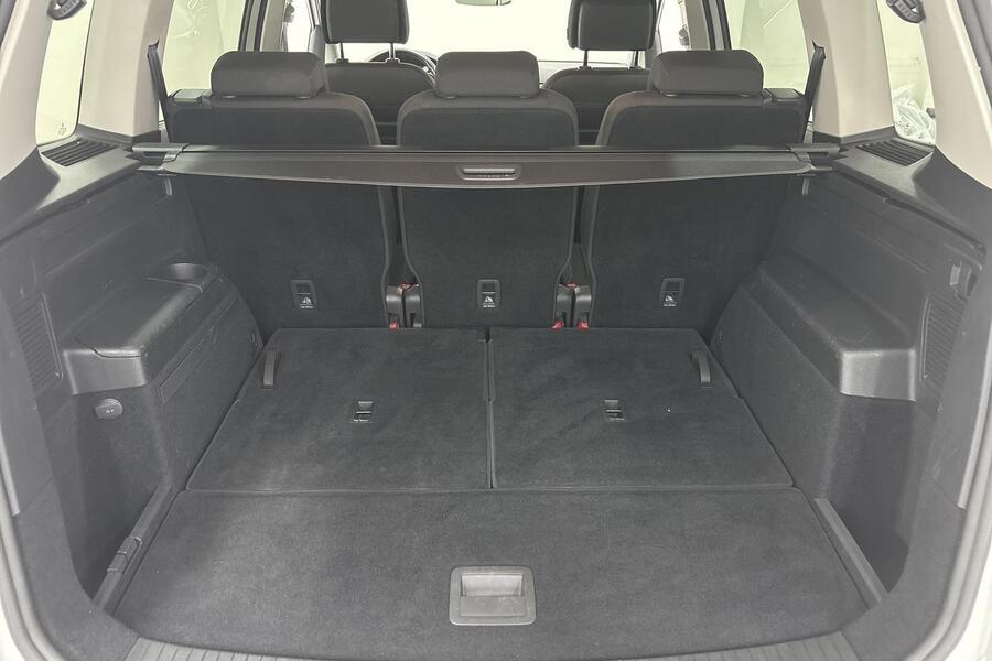 Volkswagen Touran vaihtoauto