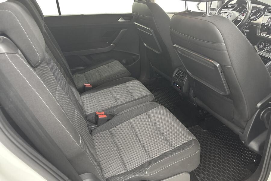 Volkswagen Touran vaihtoauto