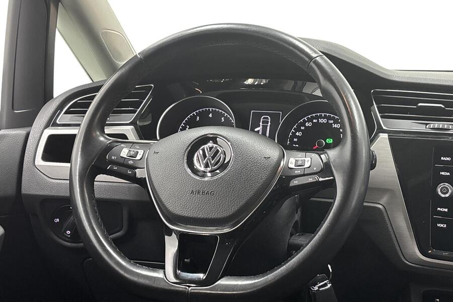 Volkswagen Touran vaihtoauto