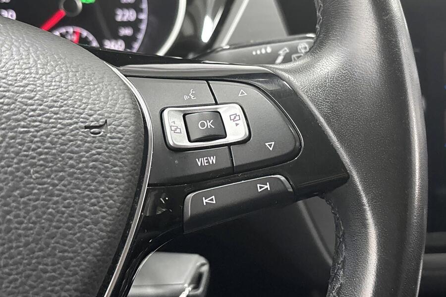 Volkswagen Touran vaihtoauto